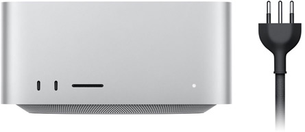 Mac Studio, de face, deux ports USB-C, lecteur de carte SDXC, voyant lumineux de statut, base fuselée, partie supérieure plate, angles arrondis, arêtes droites, couleur argent, cordon d’alimentation noir avec prise à trois broches