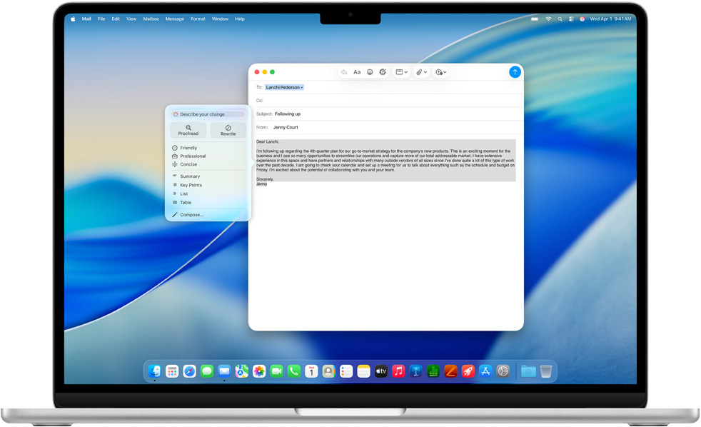 Skjermen på en MacBook Air viser Apple Intelligence-funksjonen Skriveverktøy som genererer en e-posttekst.