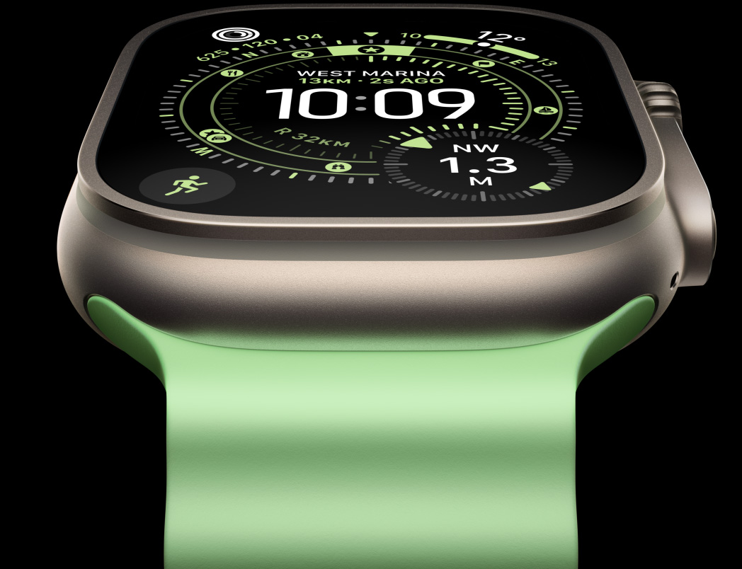Apple Watch Ultra 3 у титановому корпусі натурального кольору, компас на циферблаті «Орієнтування», ремінець Ocean кольору «зелений неон»