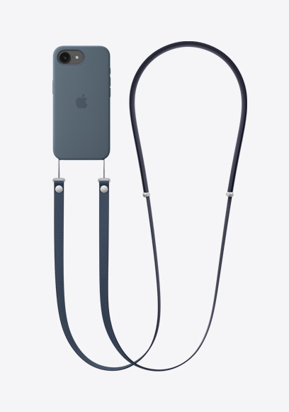 iPhone 17e, taustapuoli, musta väri, sininen MagSafe-silikonikuori, kiinnitettynä sininen olkahihna
